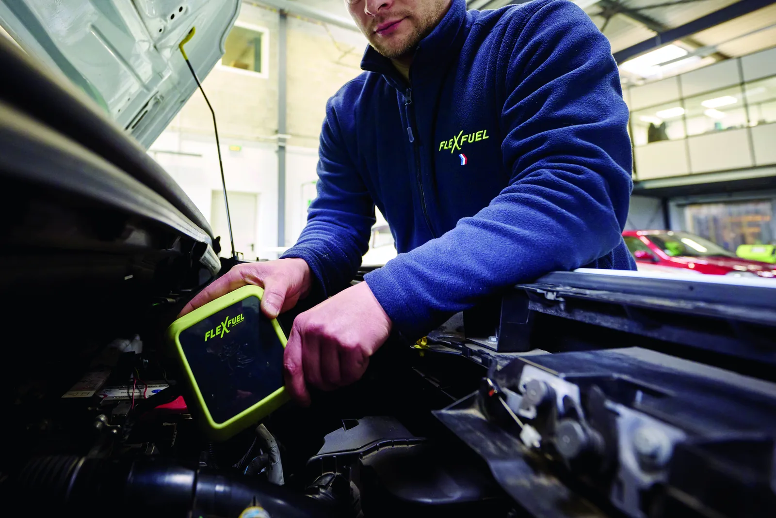 Boîtier E85 installé sur un moteur