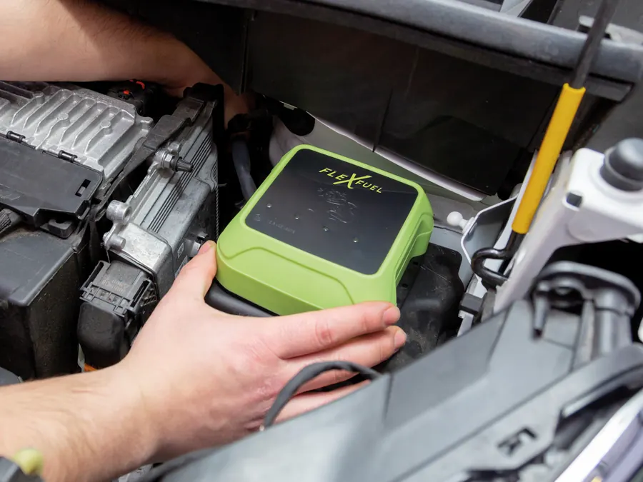 Pose d’un boîtier E85 FlexFuel sous le capot