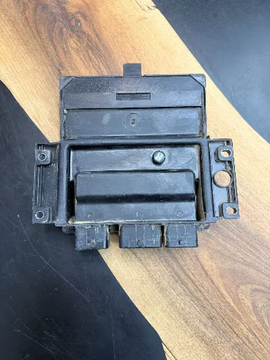 Calculateur Moteur | DCM1.2 | R0410B041C | 8200911560 | 8200909666, autre vue