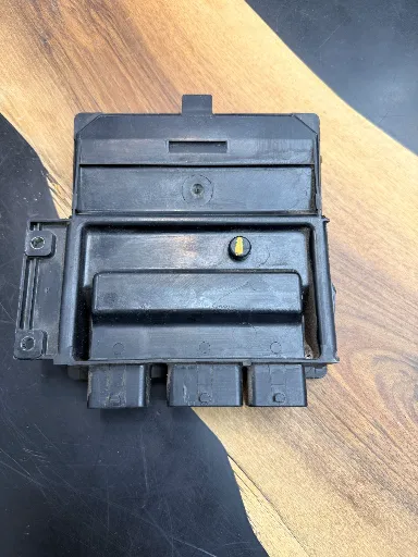 Calculateur Moteur | DDCR | R0410B024B | 8200334419 | 8200374152, autre vue