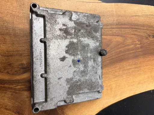 Calculateur Moteur I 5M51-12A650-AD F1YG73BMWSJT, autre vue