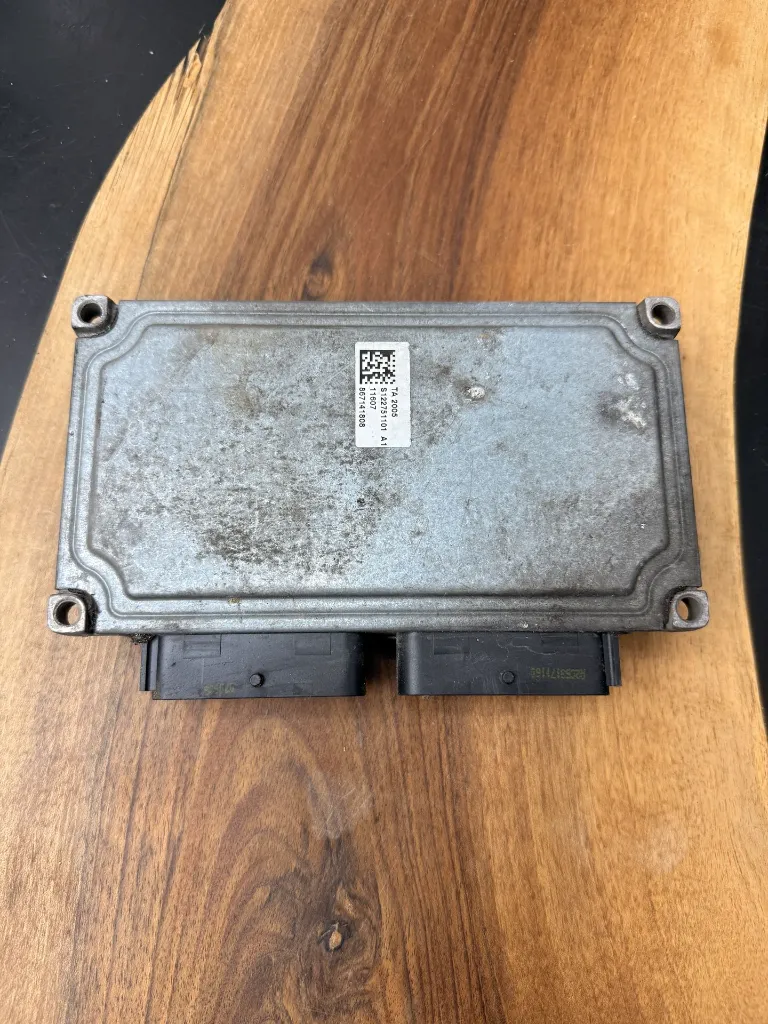 Calculateur Moteur | TA 2005 | S126027104A | 8200695968 | 8200563399, photo 2
