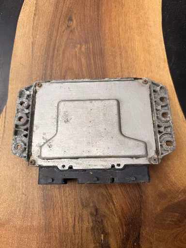 Calculateur Moteur | S3000 | 21584029-7A | 8200283924 | 8200242405, autre vue