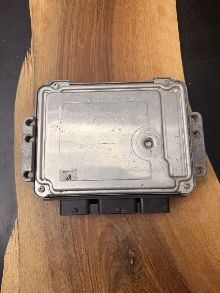 Calculateur Moteur | EDC16C34-4.11 |  0281012985 | 9661204380 | 1039S14116, photo 2