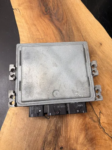 Calculateur Moteur | S122326108A | 8200565863 | 8200495479, autre vue