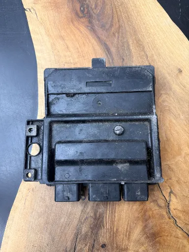 Calculateur Moteur I DDCR | R0410B027C | 8200331477 | 8200412258, autre vue