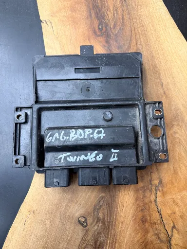Calculateur Moteur I DCM1.2 | R0410B032E | 8200911566 | 8200882087, autre vue