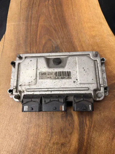 Calculateur Moteur | M7.4.4 | 0261206246 | 9637838780 | 9645802280, autre vue