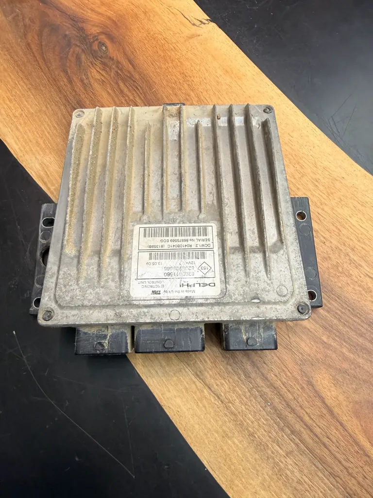 Calculateur Moteur | DCM1.2 | R0410B041C | 8200911560 | 8200909666
