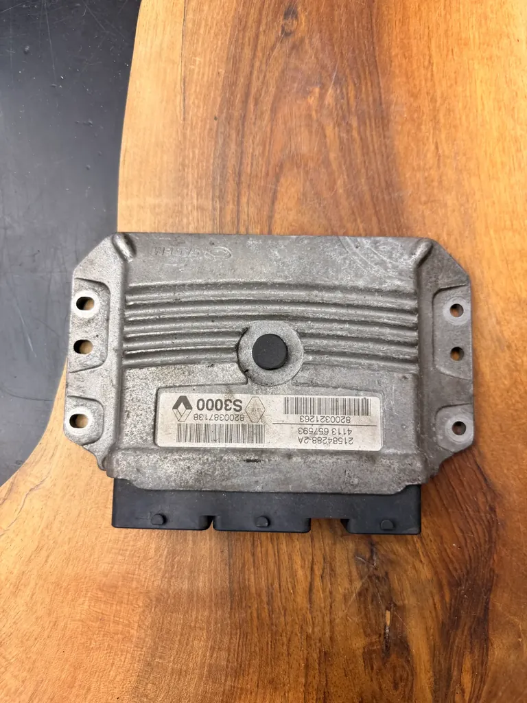 Calculateur Moteur | S3000 | 21584288-2A | 8200321263 | 8200387138