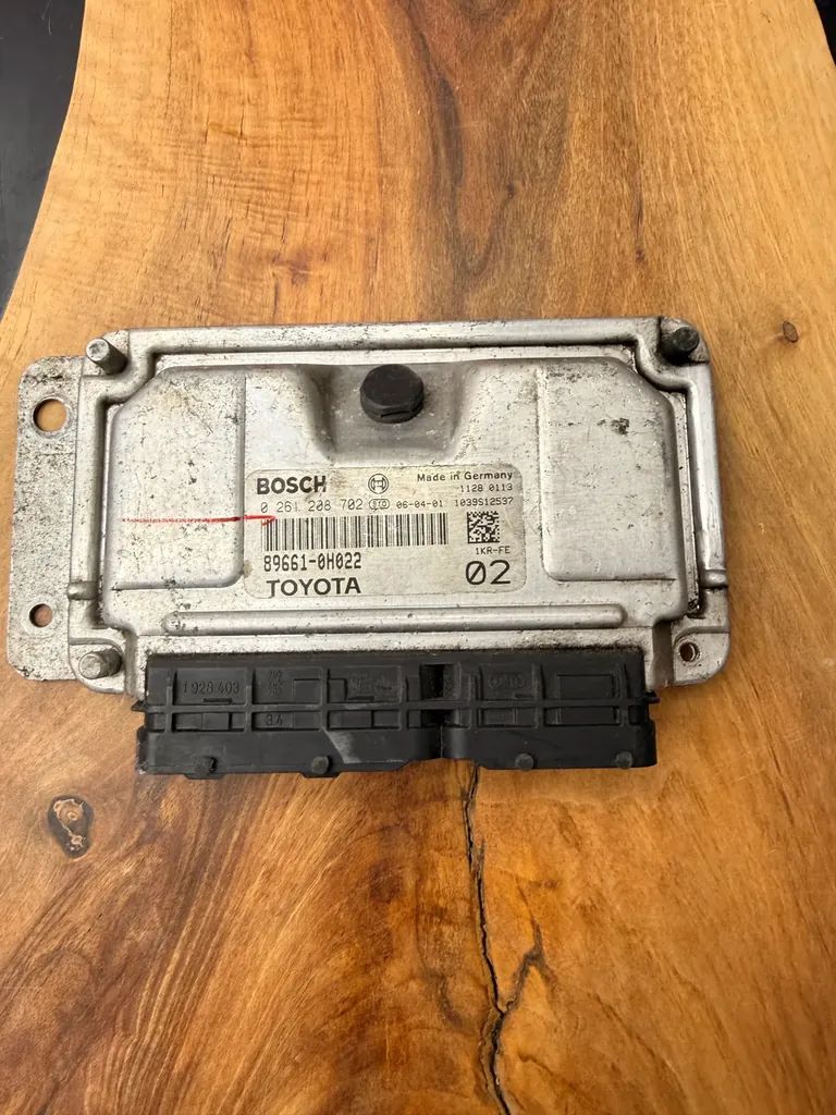 Calculateur Moteur | M7.9.5 | 0261208702 | 89661-0H022 | 1039S12537