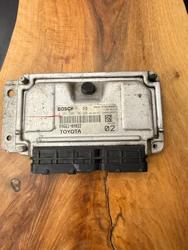 Calculateur Moteur | M7.9.5 | 0261208702 | 89661-0H022 | 1039S12537