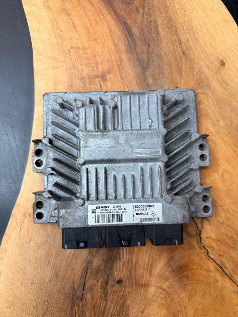 Calculateur Moteur | S122326109A | 8200565863 | 8200592611